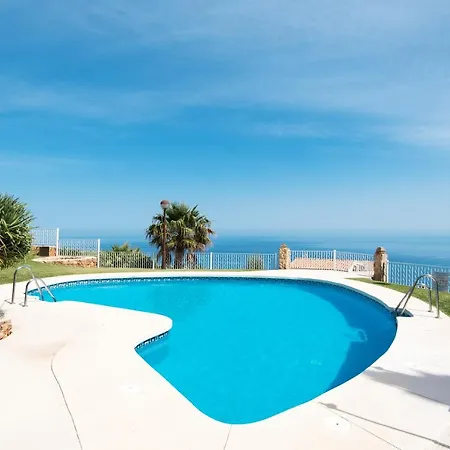 Apartamento Piso Pueblo Con Vista, Piscina Y Tranquilidad
