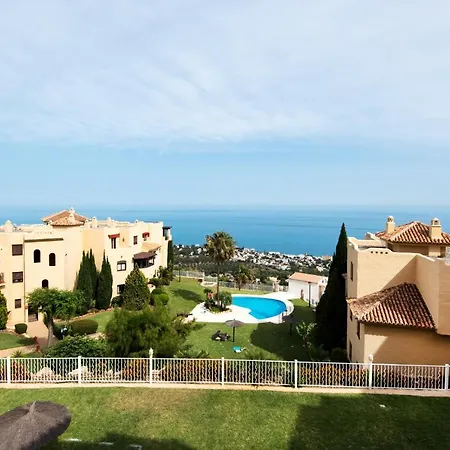 Piso Pueblo Con Vista, Piscina Y Tranquilidad Benalmádena